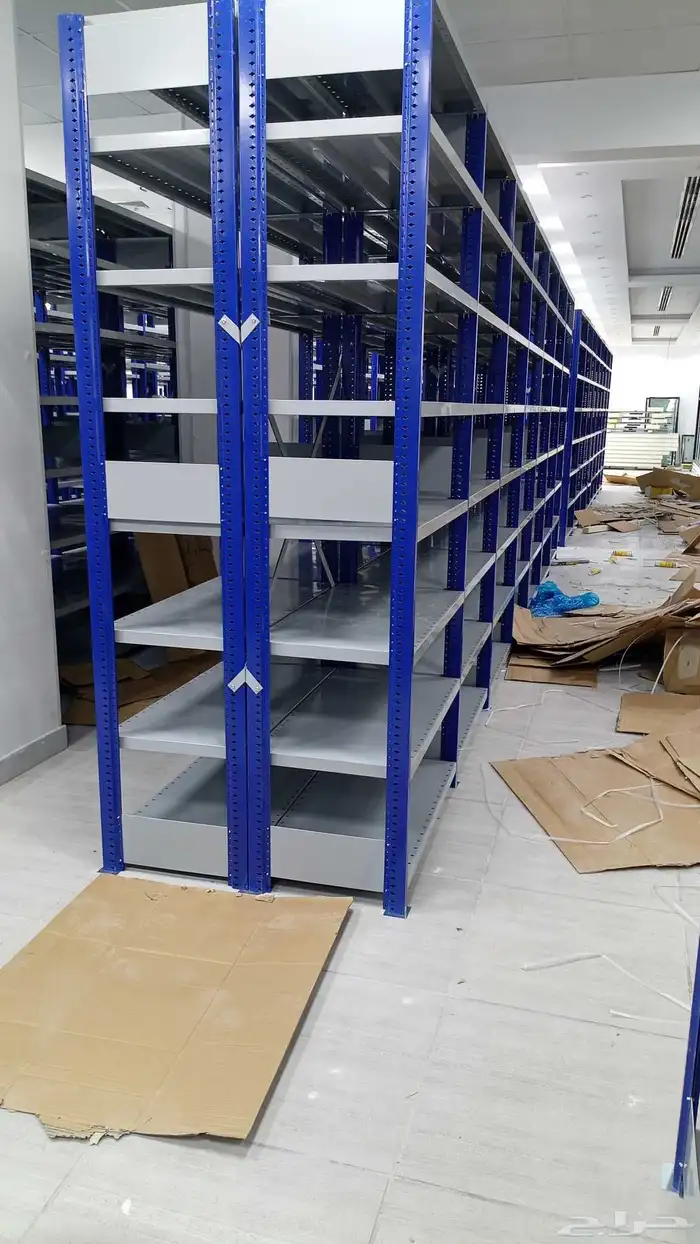 يوجد لديناء جميع انواع الرفوف وا شحن وا توصيل واتركيب 9