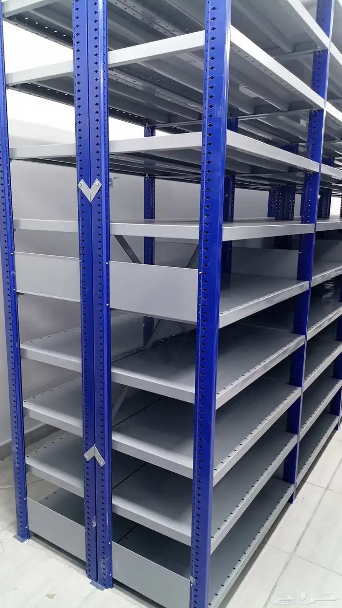 يوجد لديناء جميع انواع الرفوف وا شحن وا توصيل واتركيب 6