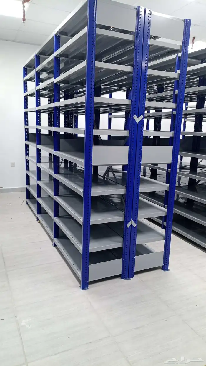 يوجد لديناء جميع انواع الرفوف وا شحن وا توصيل واتركيب 5