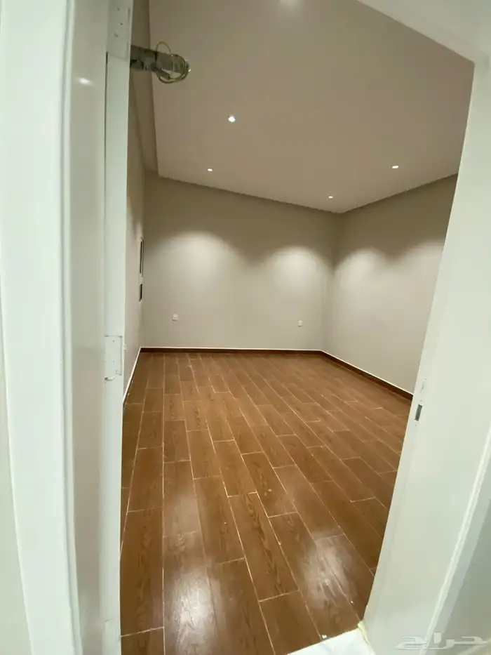 شقة فاخرة للإيجار في ولي العهد مخطط 2 16