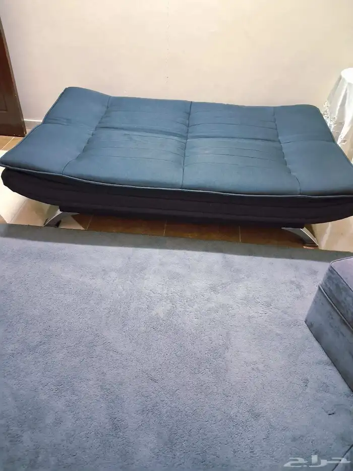 كنب سرير شبه جديده للبيع بداعي السفر المستعجل 1