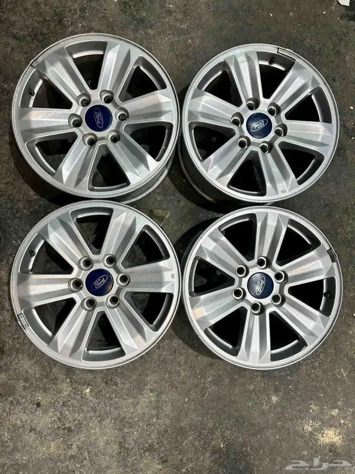 يوجد لدينا جنوط وكاله فورد اف 150شرط مقاس الجنوط 17 2