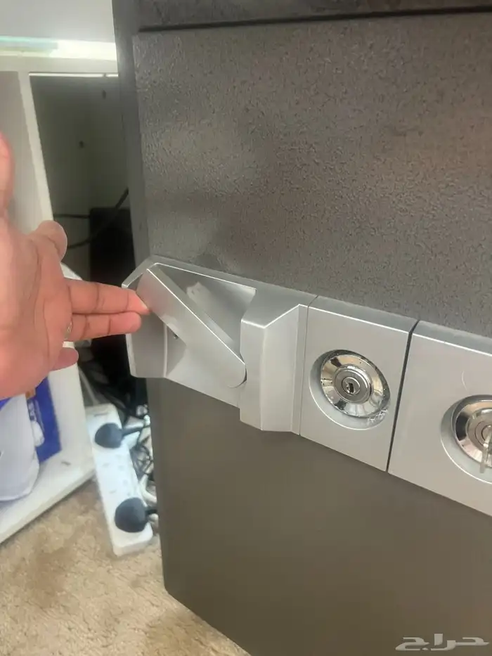 فتح ونسخ وبرمجة السيارة فك أبواب سيارات وشقق وخزنات تصليح ري 1