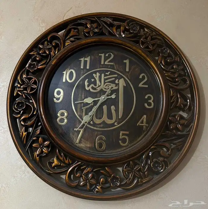 اغراض منها قفازات ملاكمة وبرميل بلاستك للملكمة وهم جدد . 4