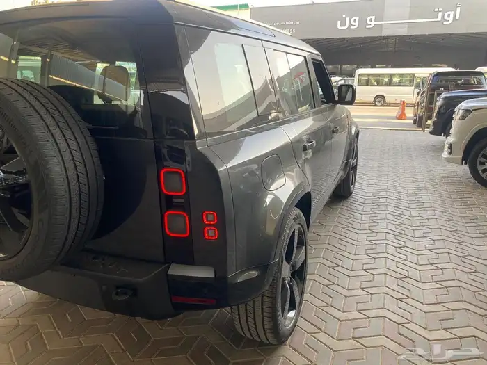 لاند روفر ديفندر فل كامل سلندر 2026 18