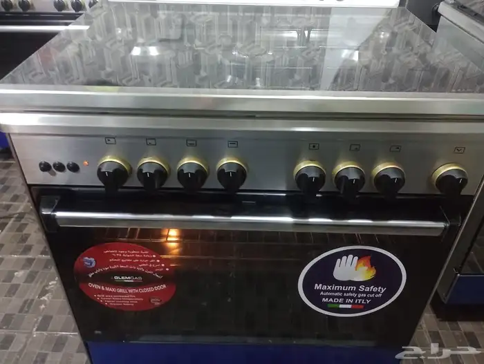 للبيع فرن ايطالي جليم غاز اصلي مقاس60 80موجود في المحل جده 9