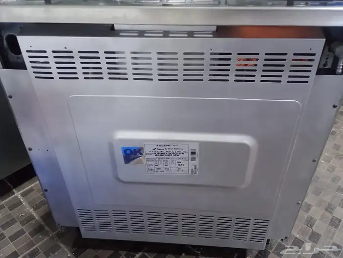 للبيع فرن ايطالي جليم غاز اصلي مقاس60 80موجود في المحل جده 3