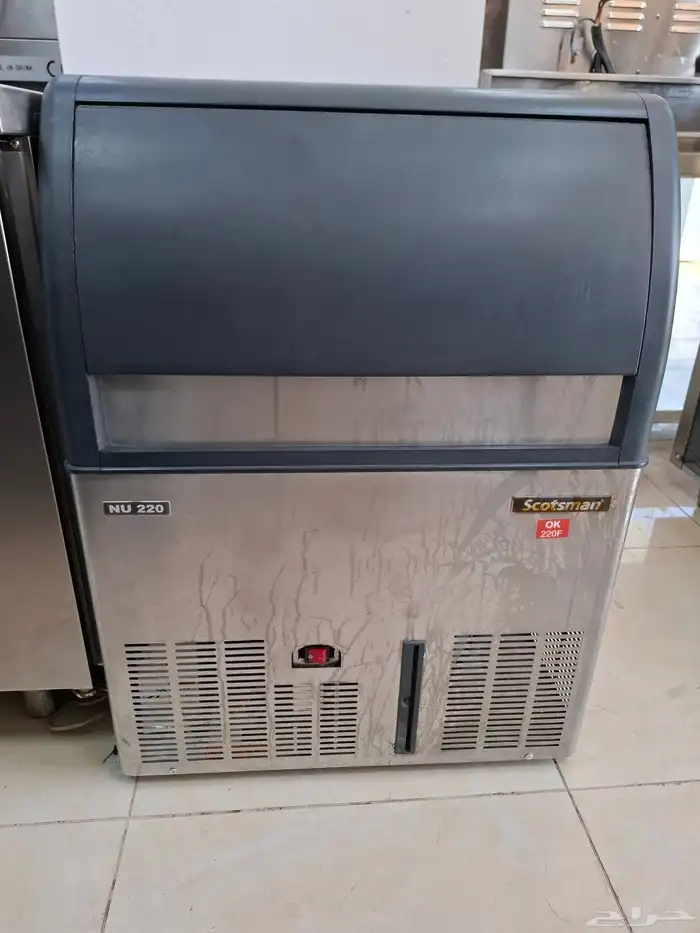 ايس ميكر صانعة ثلج 100 ك ايطالي مستعمل نظيف 0