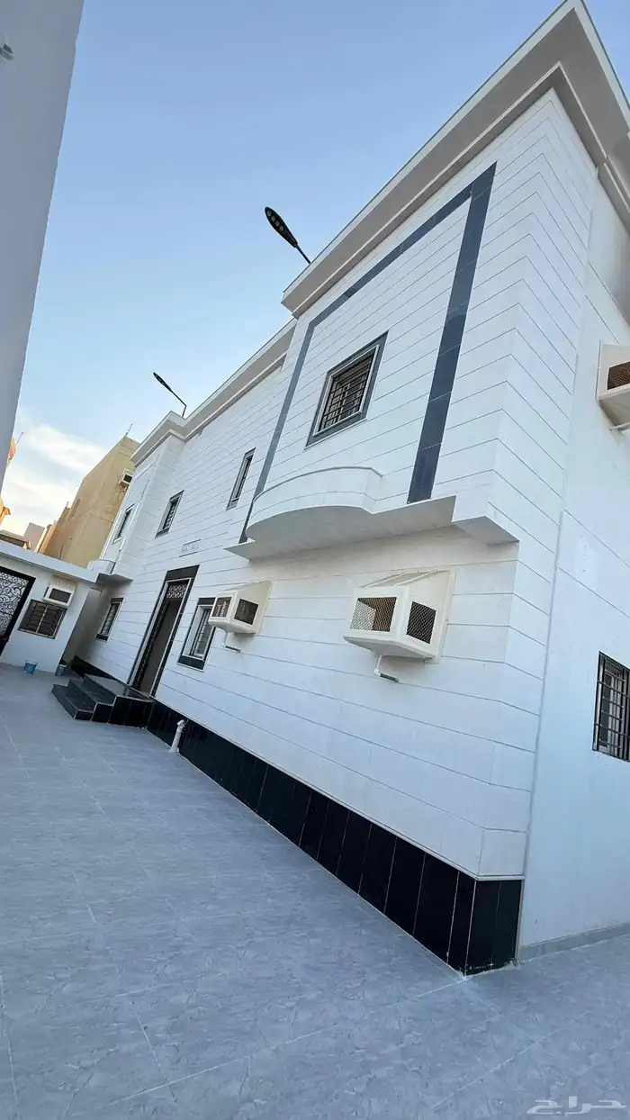 شقق عزاب جديدة للايجار _ حي الحمدانية _ امام طريق الحرمين 1