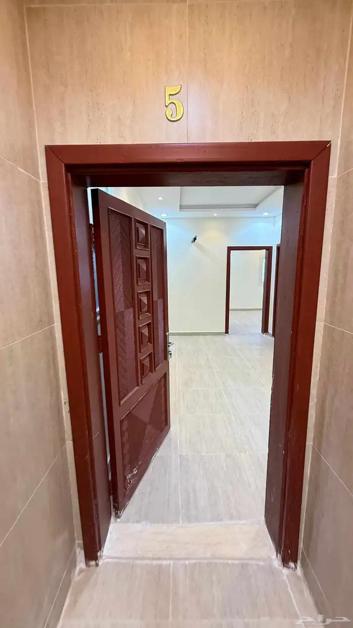 شقق عزاب جديدة للايجار _ حي الحمدانية _ امام طريق الحرمين 10