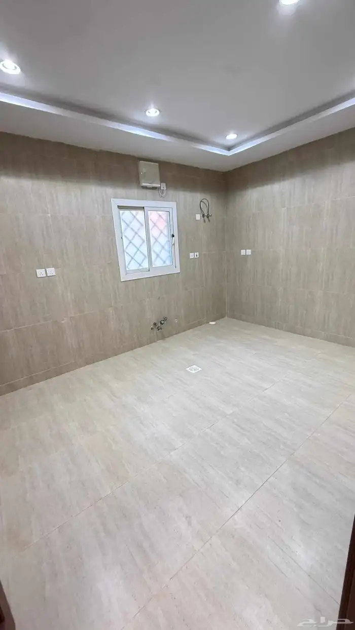 شقق عزاب جديدة للايجار _ حي الحمدانية _ امام طريق الحرمين 18
