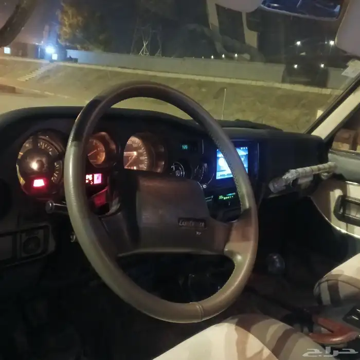 لاندكروزر صالون VX كلاسيك فل 14
