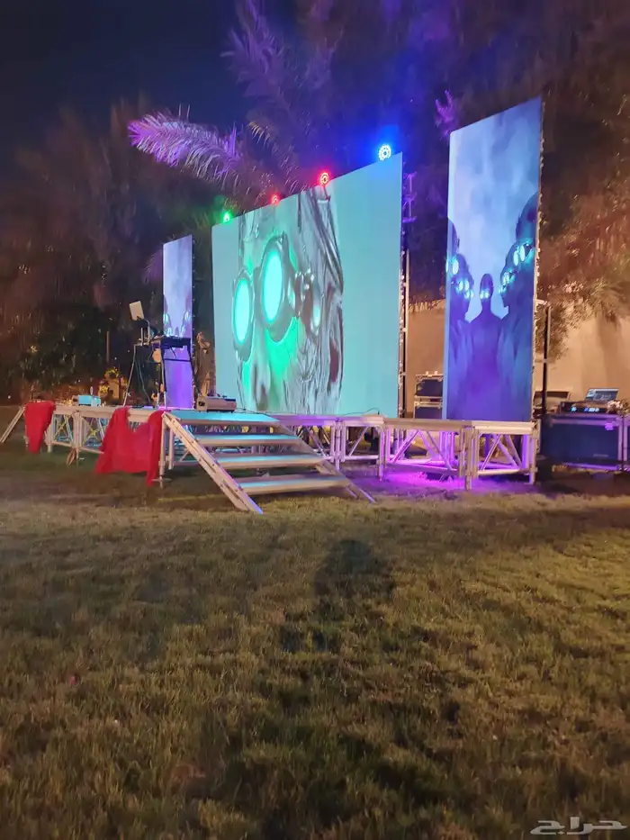 تنظيم حفلات وفتتحات تاجير شاشات مسارح استيج خشب استيج زجاج 8