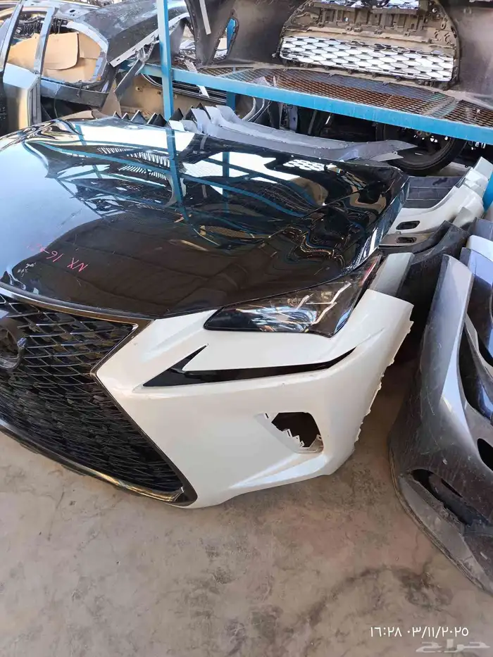 صدام امامي مع اشمعة كبوت لكزس Nxمديل 2020 3