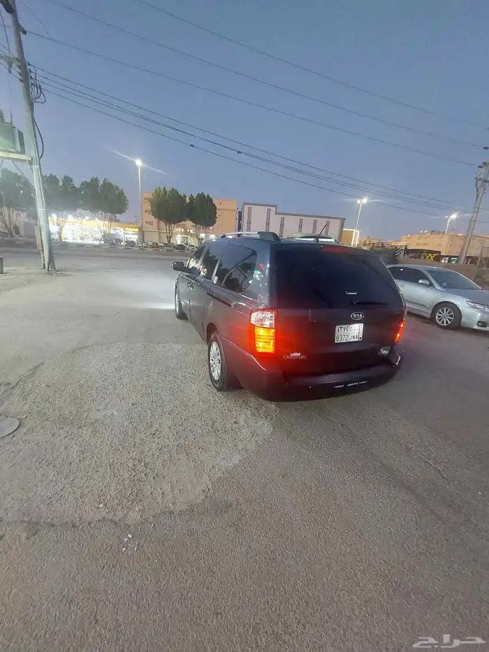 كرنفال كيا موديل 2013 على السوم 0