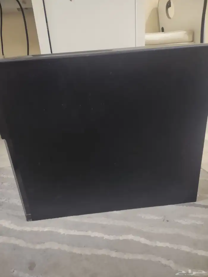 كمبيوتر وشاشة 1