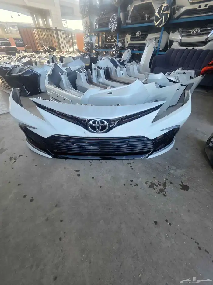 صدام كامري 24 استاندر ابيض ساده كامل مع الشبوك والازياق اصلي 1