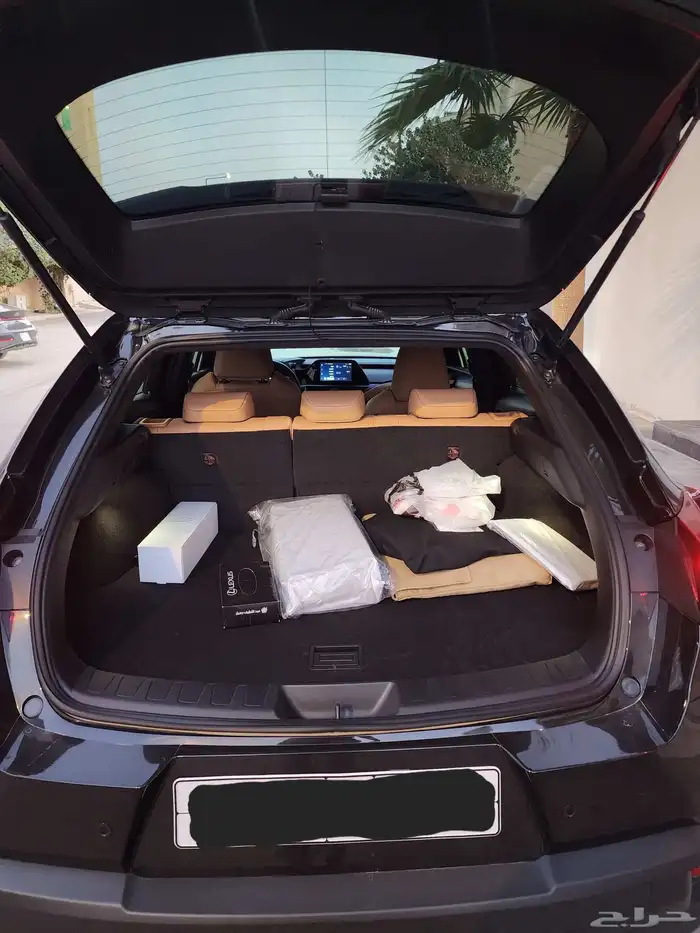 لكزس UX 300h 2024 6