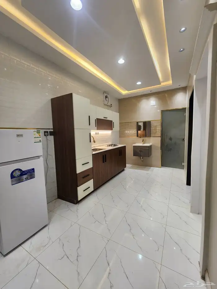 وحدات سكنية فاخره طريق المدينة العسكرية خلف قصر الاواني 13