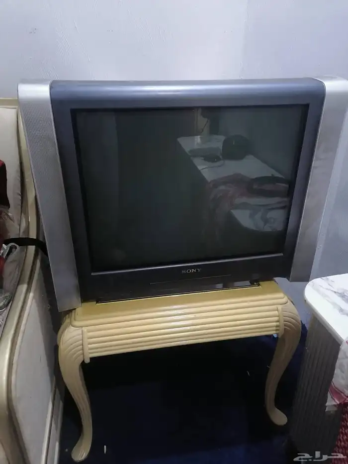 تلفزبون سوني شغال معه كتيبه والريموت تبعه وعلي الشرط 1