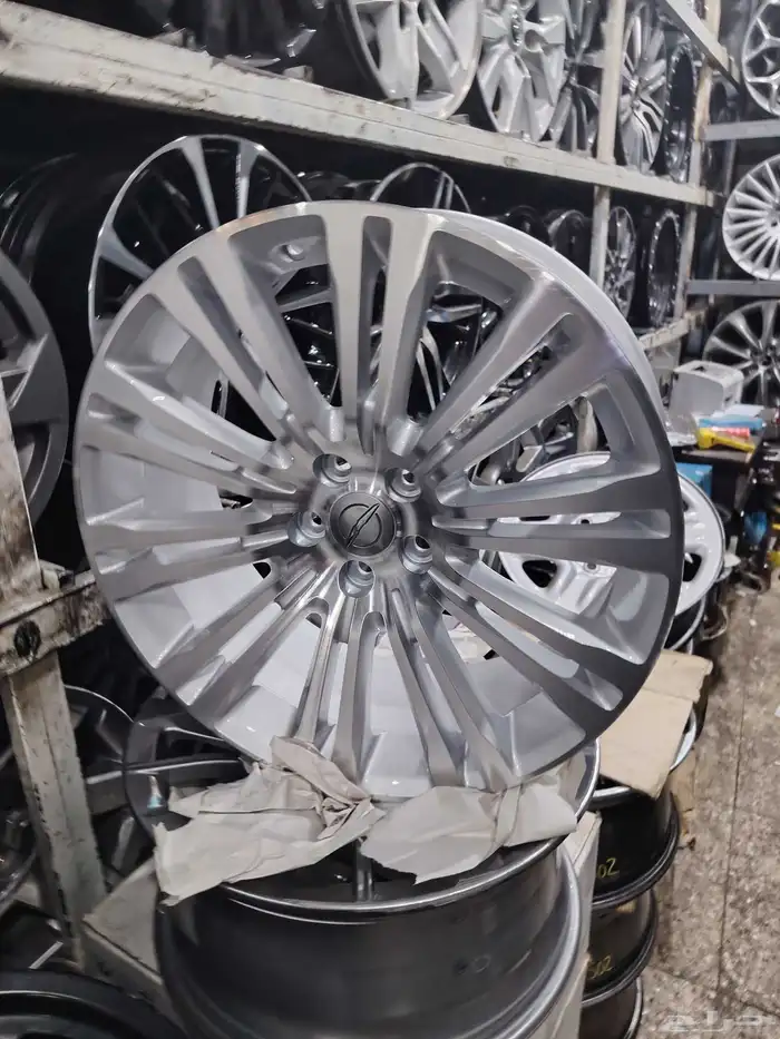 جنوط كرايزلر C300 موديل 2014 مقاس 20 اصلي وكاله 3