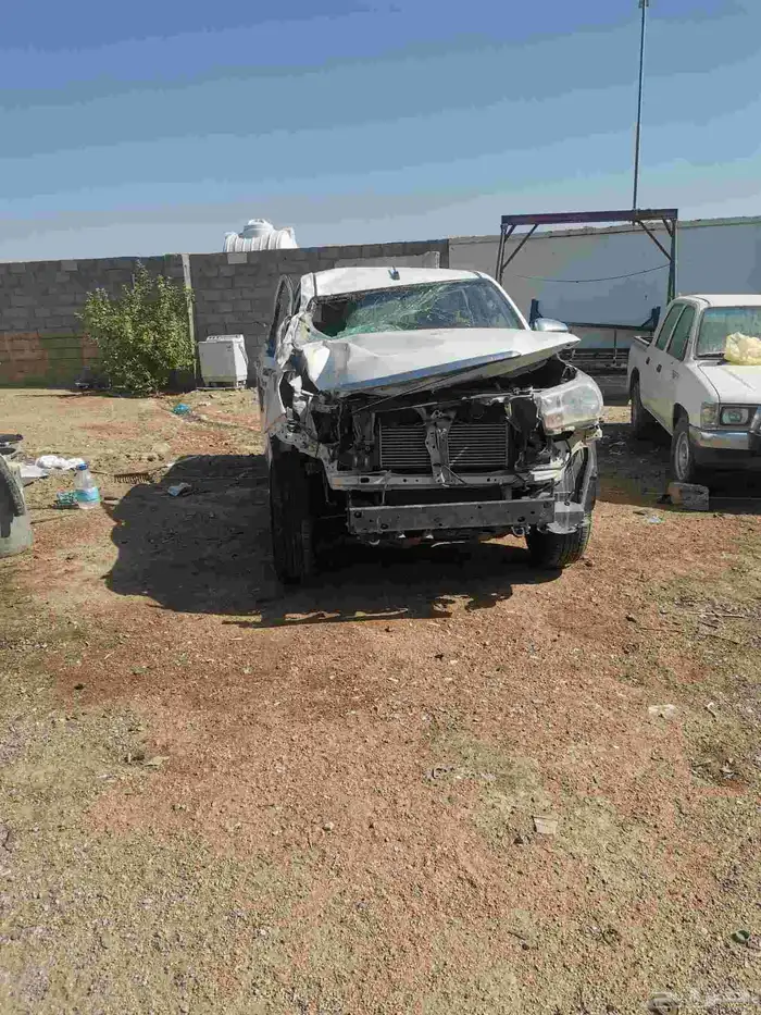 للبيع هايلكس دبل 20 20 مصدومه الشاص سليم والمكينة والقير شر 1