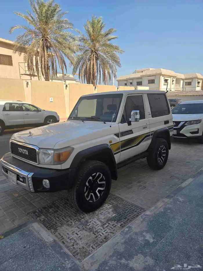 ربع لاند كروزر ممشى قليل جدا مخزن 3