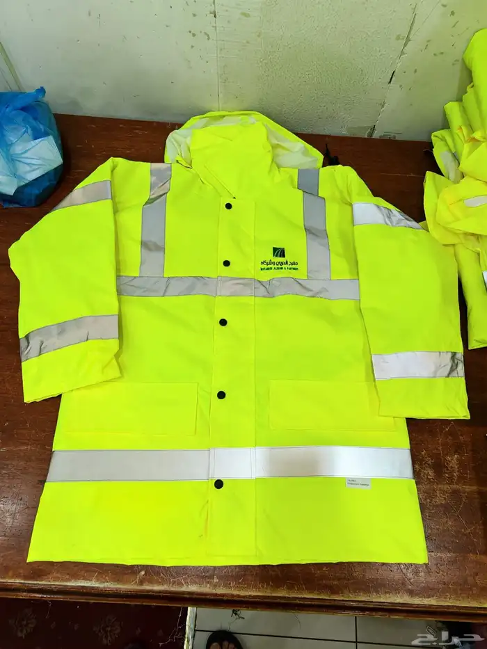 فن التطريز للزي الموحد أناقة فريقك من أول خيط  تشيرتات 2