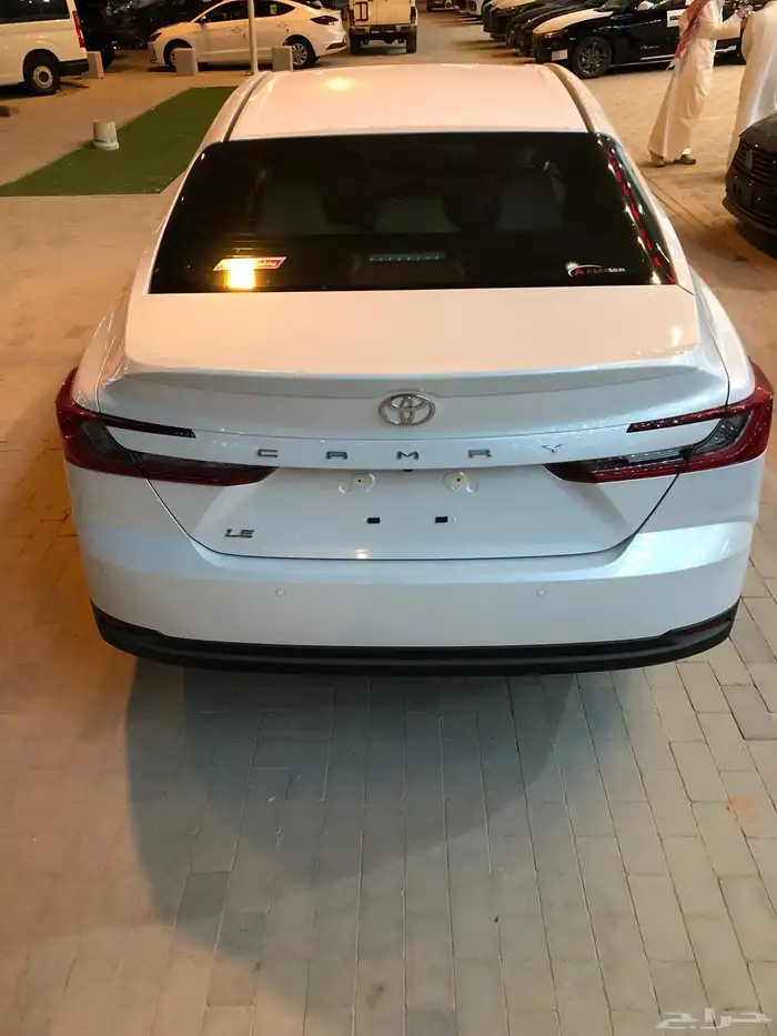تويوتا كامري LE بنزين 2025 3
