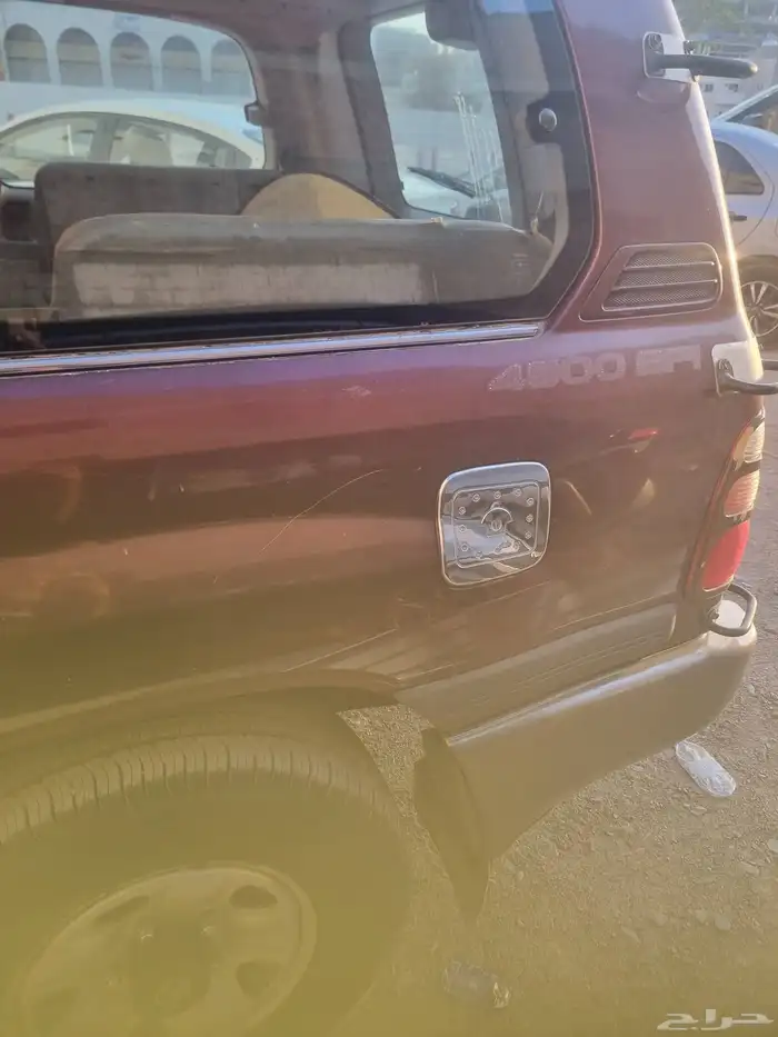 جيب تايوتا لاند كروزر موديل 2000 18