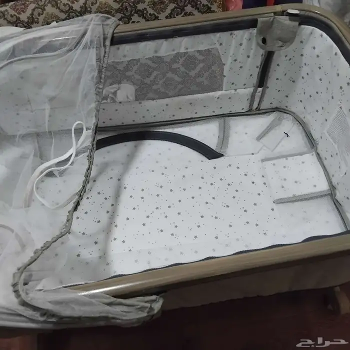 سرير اطفال 2