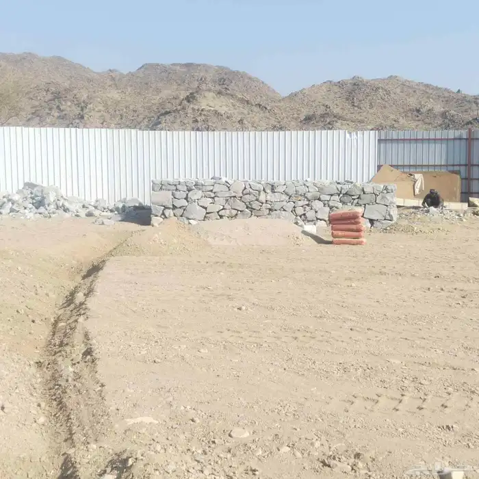 معلم حجر طبيعي 0