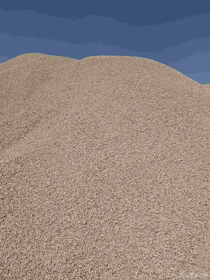 بحص ابيض ورمل احمر وصبيز واسفلت 9