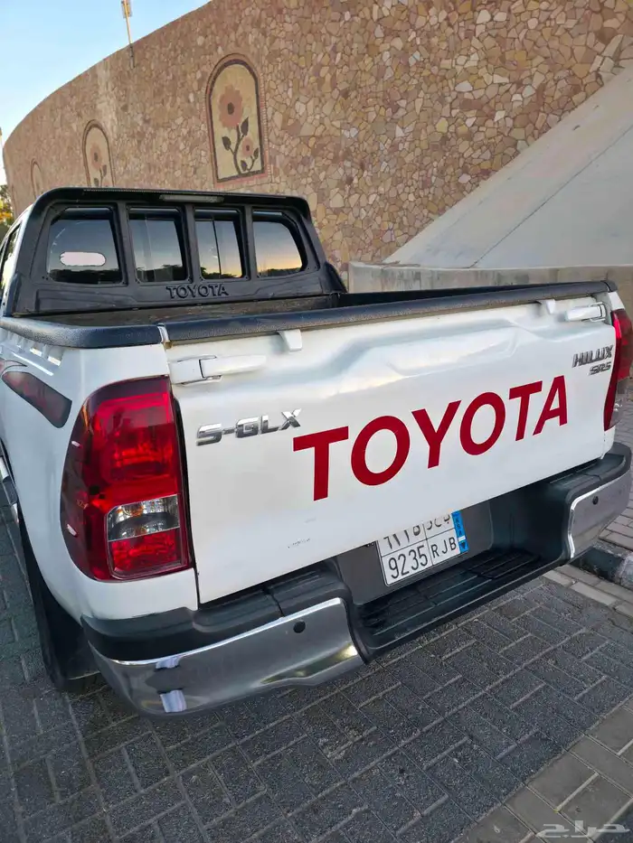 للبيع هايلوكس دبل قير اوتوماتيك بصمة 14