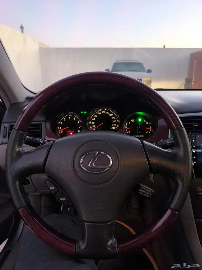 لكزس ES300 2003 نظيف 15