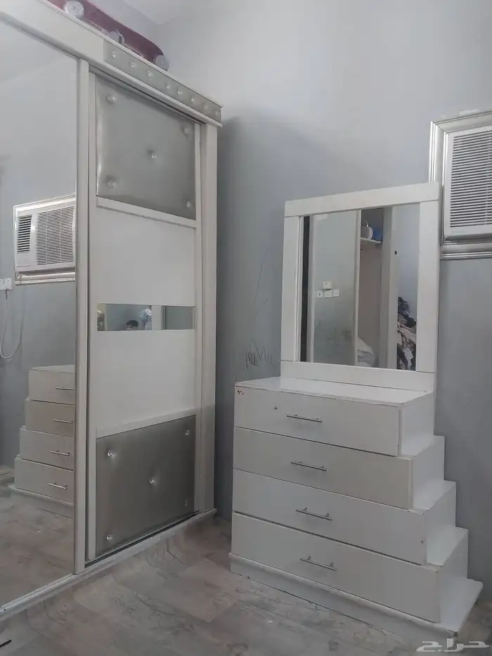 غرفة نوم كامل دولاب سحاب وسرير و 2 كوميدينا وتسريحة 0