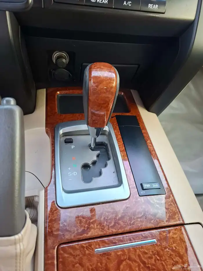 لاندكروزر 2015 وكاله قمة في النظافة 37