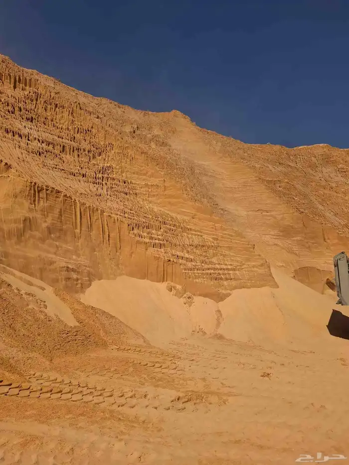 بحص ابيض ورمل احمر وصبيز واسفلت 0