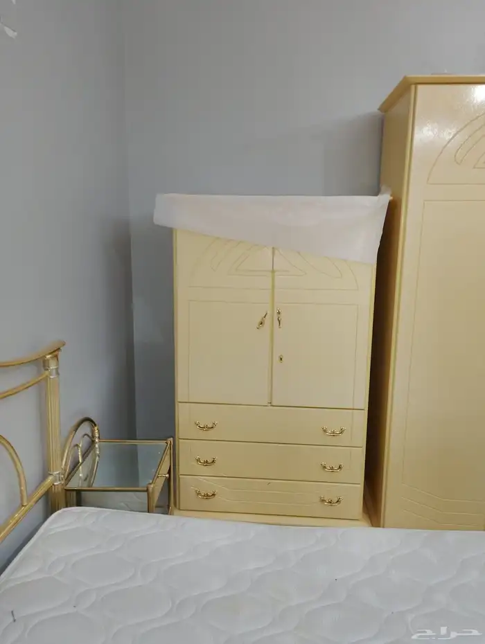 اغراض منزلية اثاث دولاب وسرير مفرد ومنقل 8