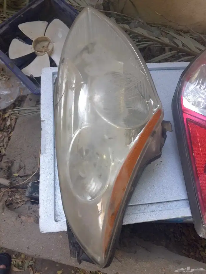 شمعة يمين   اسطب نيسان التيما 2010   شمعة يسار يارس 1