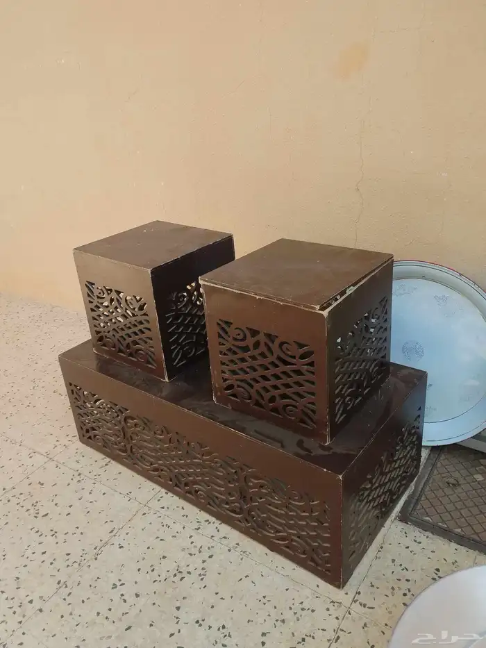 صحون كبيره و قدور و طاولات 9