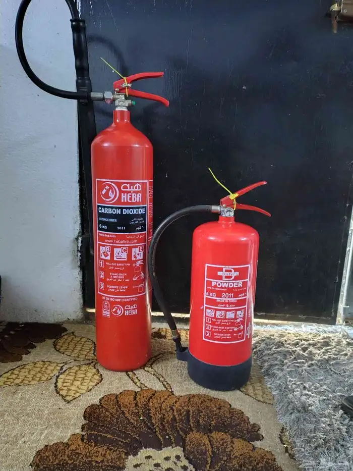 big carbon 6 kg CO2 130 . little powder 6 kg 80 0