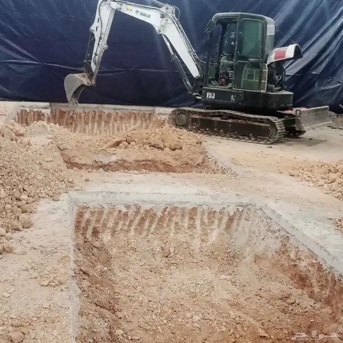 بكلين صغير للايجار يتميز بالشغل في الاماكن الضيقه 0