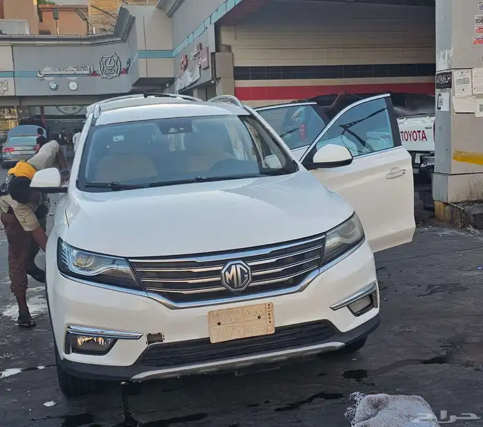 للبيع سيارة Mg Rx5 2018 1