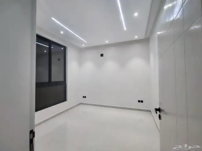 شقه جديده للايجارفى المهديه طابق اول 3غرف وصاله السعر 50 الف 2