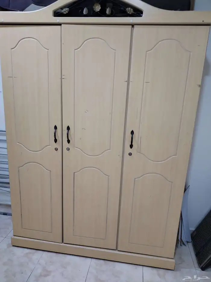 ثلاجة غسالة سرير دولاب كراسي وأنترية للبيع لدواعي السفر 4