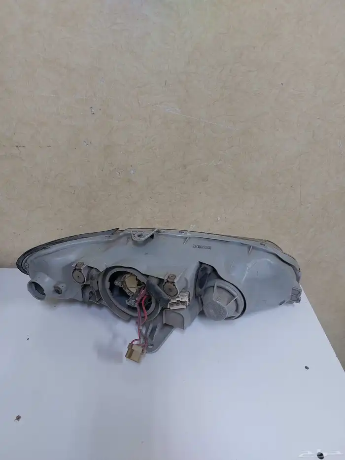 للبيع شمعات لومينا امامية 2000 طقم يمين ويسار 5