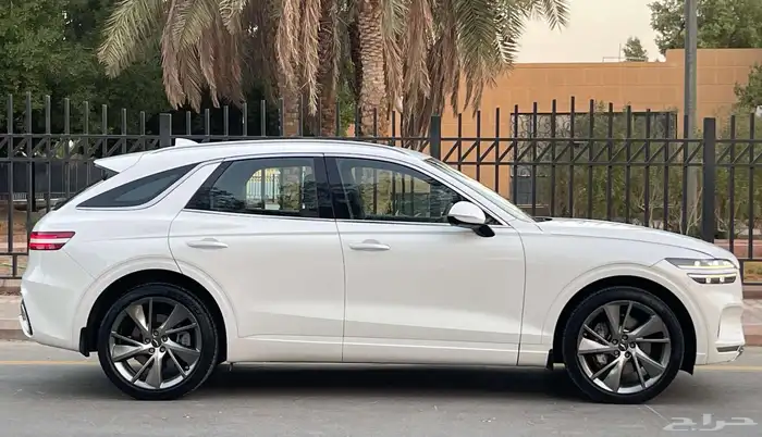 جنيسس GV70 2023 فل سعودي 8