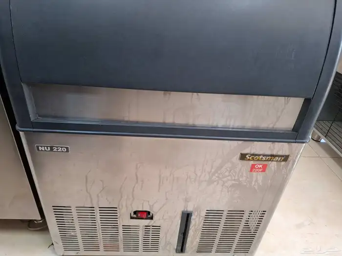 ايس ميكر صانعة ثلج 100 ك ايطالي مستعمل نظيف 1