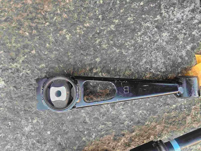 قطع غيار يارس 2023 - 2024 عكوس و مقصات و مساعدات و كراسي 1